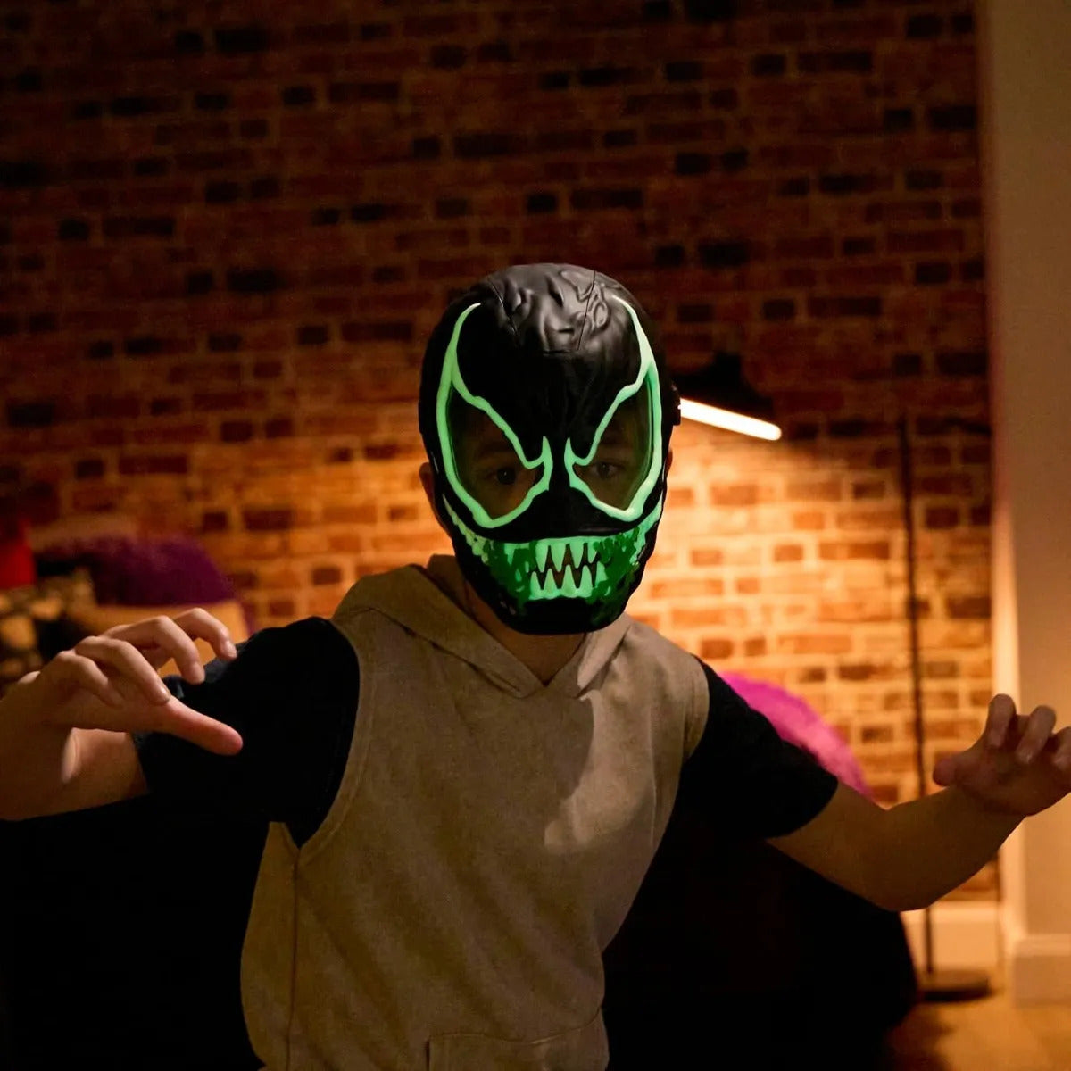 Mascara Venom Marvel Spider Man Brilla En La Oscuridad Niños